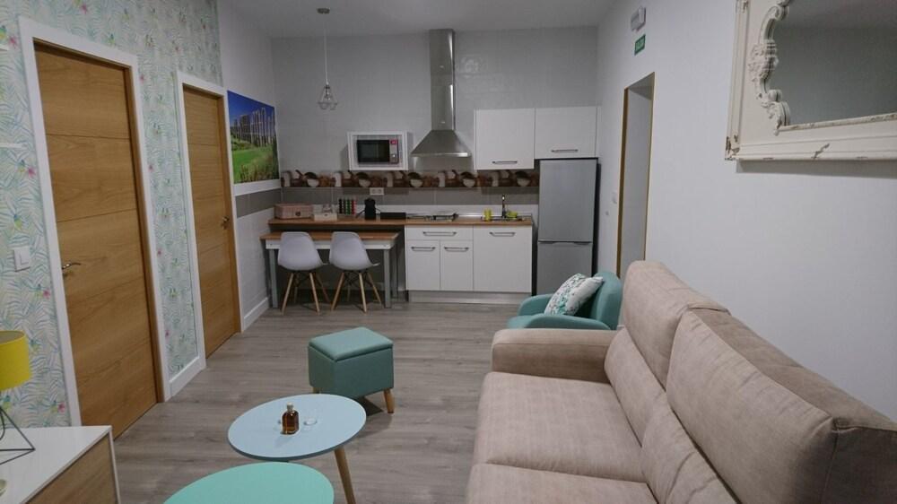 מרידה Apartamentos Coso De San Albin מראה חיצוני תמונה